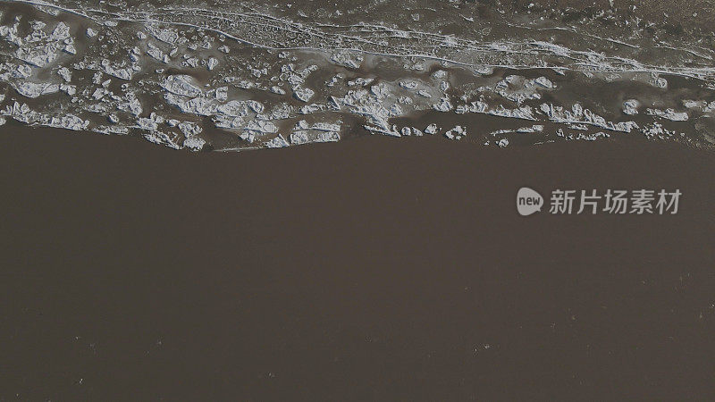 科罗拉多河浑水解冻径流冰流冬季Ariel POV冰在流动的水极端天气条件照片系列
